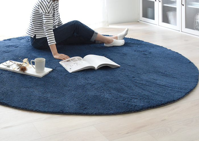 秋冬用ラグと普通のラグの違いとは？