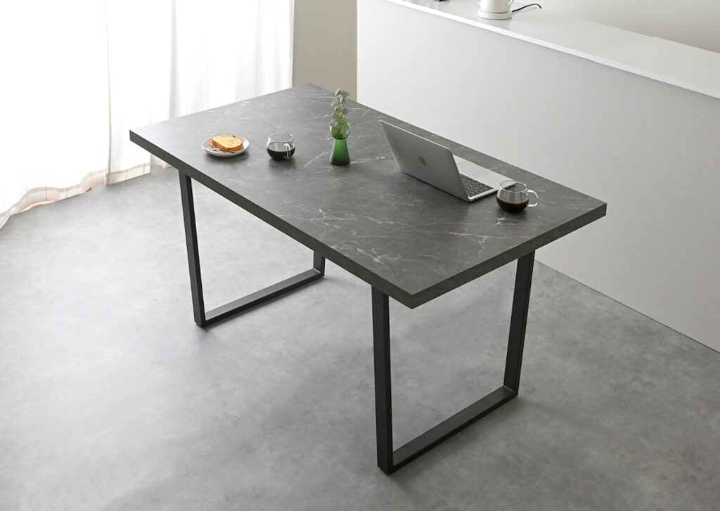 Rimor ダイニングテーブル 828DT